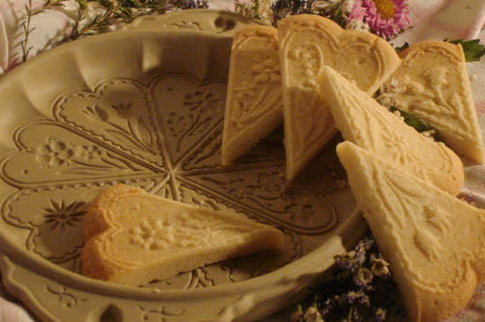 Stoneware Shortbread Pan